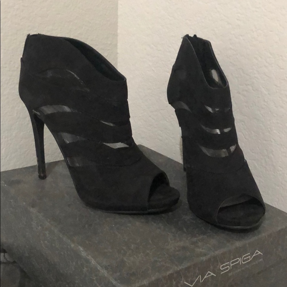 Chinese Laundry Heeled Booties